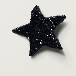 Petite broche étoile – strass noir
