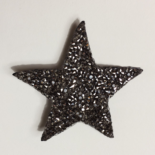 Grande broche – strass argent