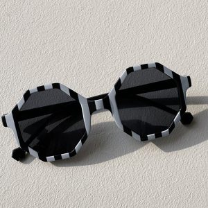 Lunettes de soleil noir et blanc